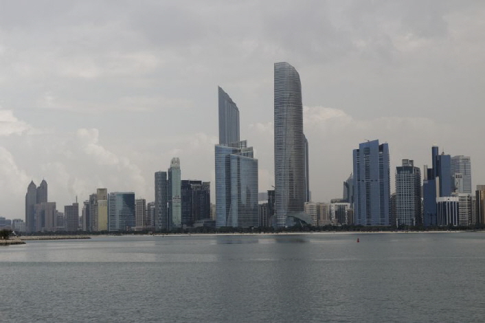Skyline Abu Dhabi (linkes Zentrum)