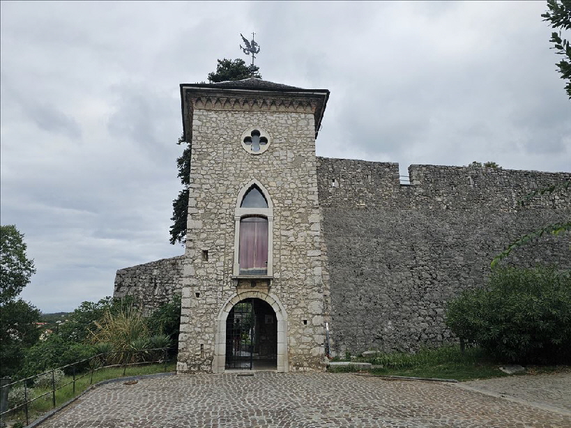 Eingang zum Kastell