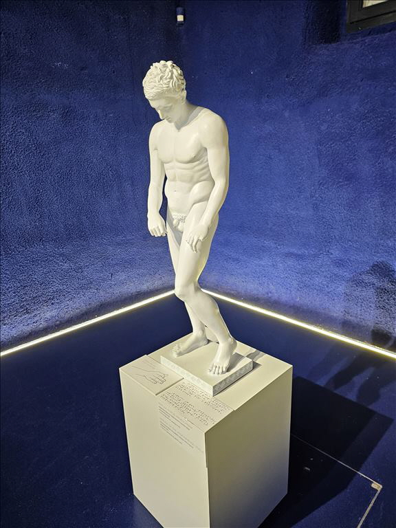 Die Nachbildung der lebensgrossen Bronzestatue